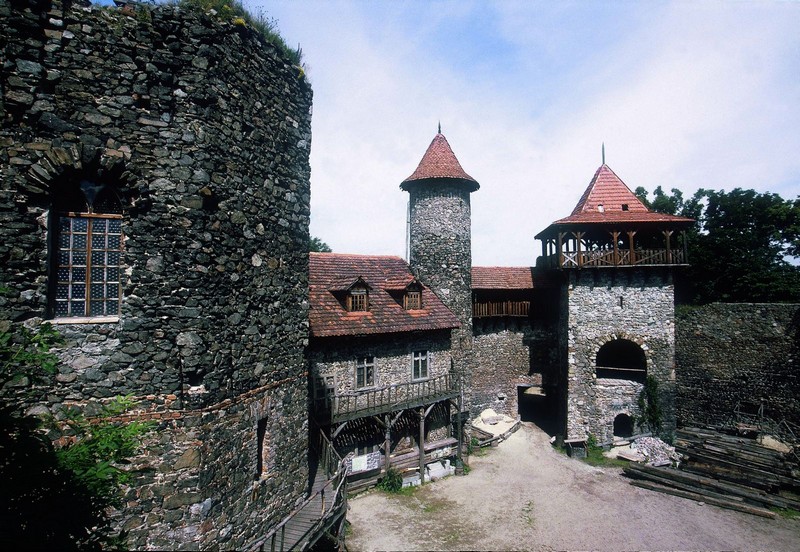 Nový hrad u Adamova Nový hrad u Adamova