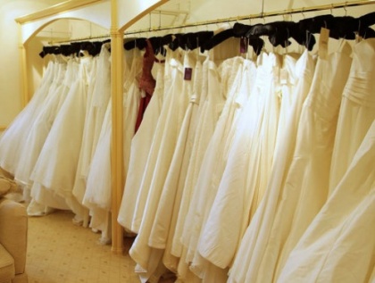 Půjčit nebo koupit svatební šaty? Poradíme Vám.