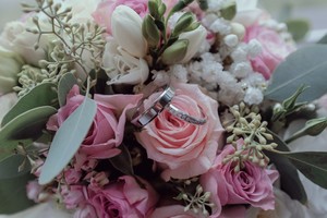 Lili White snubní prsteny z bílého zlata