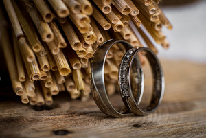 Rachel Steel snubní prsteny z  chirurgické oceli
