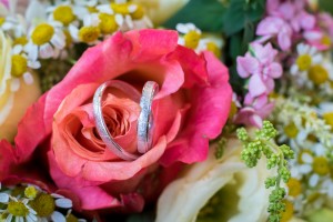 Iolanda White snubní prsteny zdobené broušením