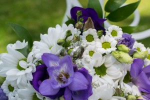 Flora White snubní prsteny z bílého zlata