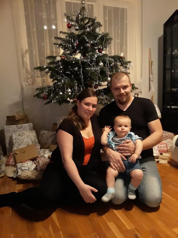 První Vánoce ve třech 