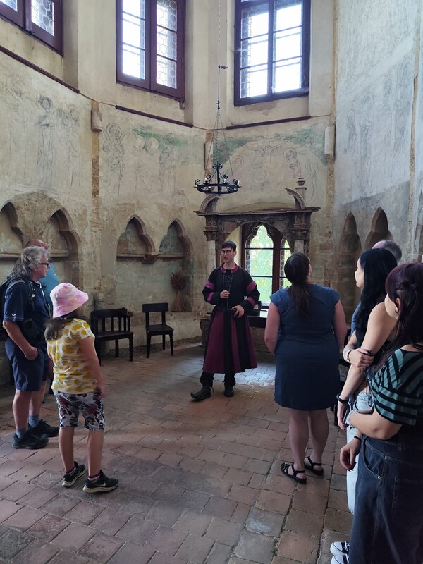 Prohlídka v kapli s kastelánem