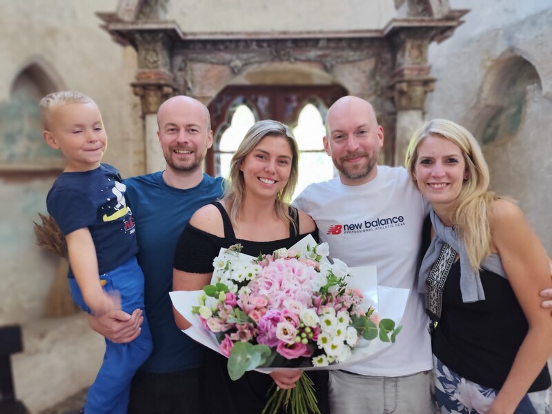 sourozenci a synovec