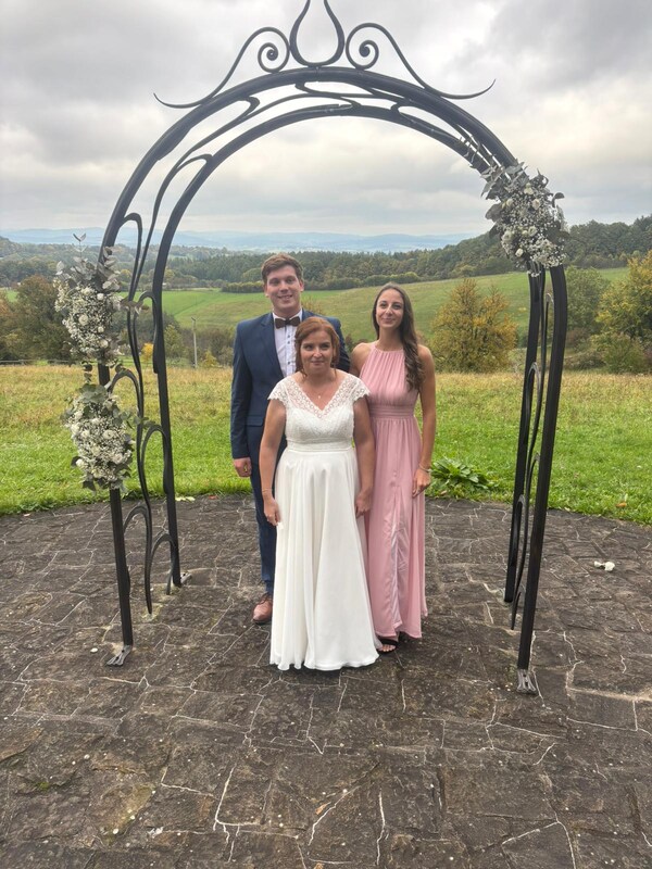 synovec s partnerkou