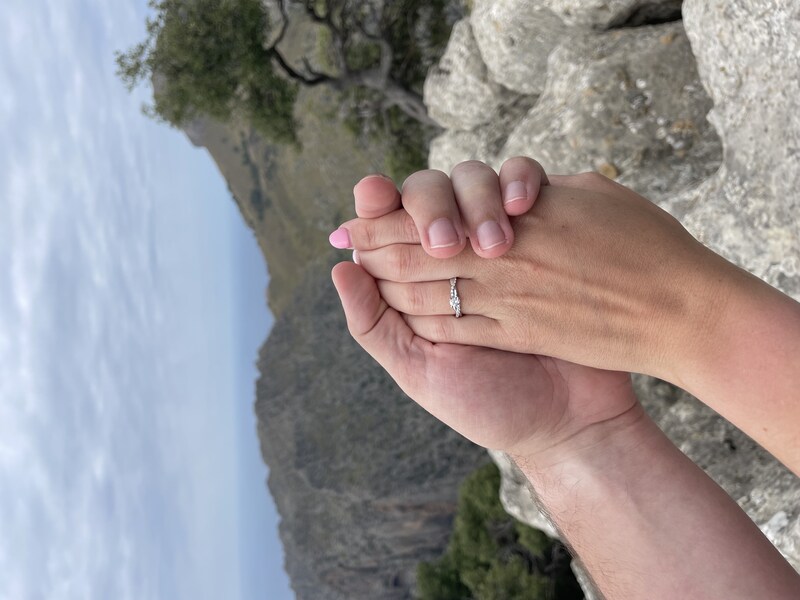 Zásnuby v serpentýnách