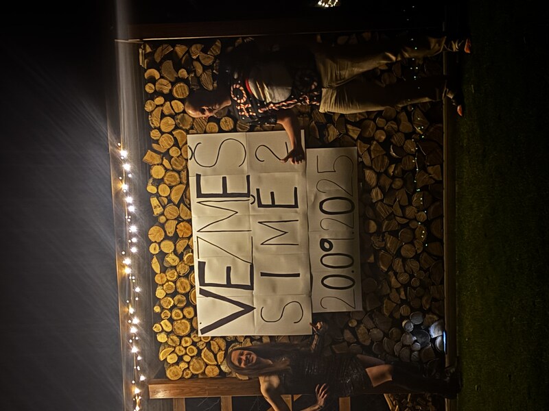 Společně venku při žádosti 