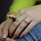 Emily White honosný zásnubní prsten z bílého zlata