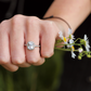 Olivia White velkolepý zásnubní prsten z bílého zlata