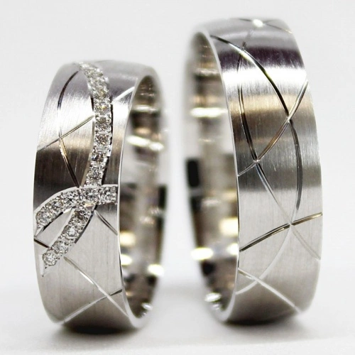 Eugenia White - snubní prsteny s kameny