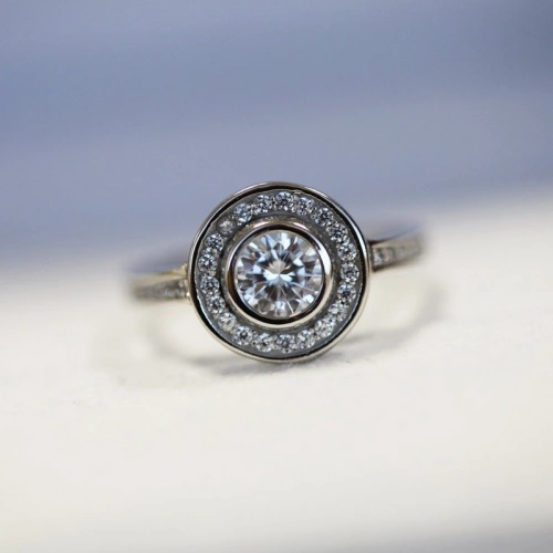 Arabela W Briliant - zásnubní prsten z bílého zlata