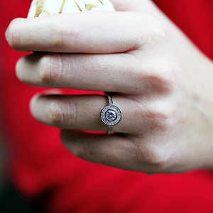 Arabela White - zásnubní prsten z bílého zlata