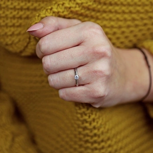 Gita White Briliant - zlatý zásnubák zdobený kamínkem