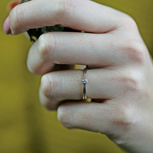 Joni Colour RW - zásnubní prsten z bílého a růžového zlata