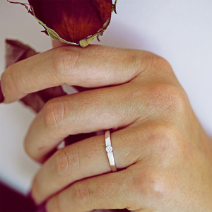 Kyra W Briliant - zásnubní prsten z bílého zlata