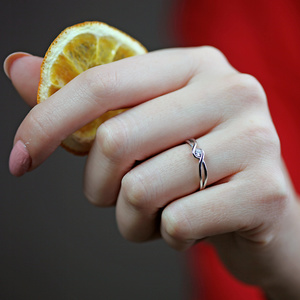Rosana W Briliant  - jedinečný zásnubní prsten z bílého zlata