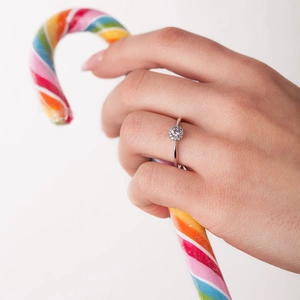 Ladunka Princess W Briliant - zásnubní prsten z bílého zlata