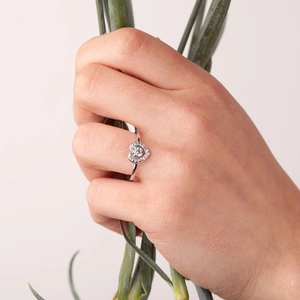 Lada Princess White - zásnubní prsten z bílého zlata