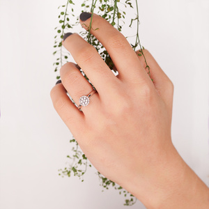 Maruška Princess White - zásnubní prsten z bílého zlata