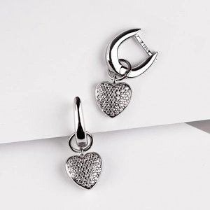 Lona - stříbrné náušnice se srdíčky + 2 přívěsky ZDARMA 