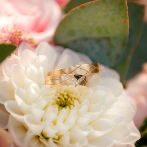 Jolana Gold - snubní prsteny ze žlutého zlata