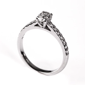 Brilanto W Briliant - zásnubní prsten z bílého zlata s brilianty