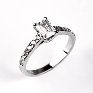 Stelo W Briliant - zásnubní prsten z bílého zlata s brilianty