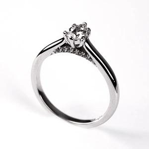 Koro W Briliant - zásnubní prsten z bílého zlata s brilianty