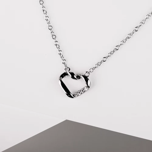 Esmer-stříbrný náhrdelník s bílými zirkony